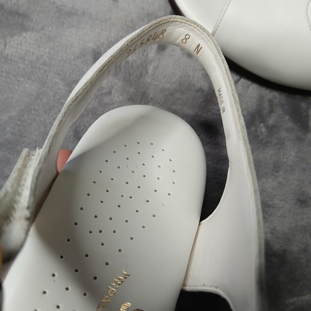 SAS‎ White Leather Sandals - Picture 15 of 16